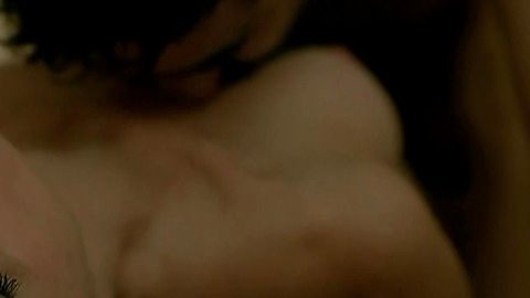 Pic: Juliana Schalch in O Negócio (2013)
