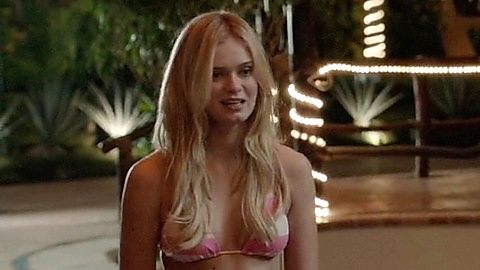 Pic: Sara Paxton in Sundown (2016)