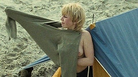 Pic: Agnès Makowiak in Graduate First (1978)