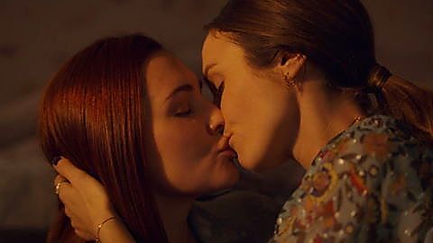 Pic: Katherine Barrell in Wynonna Earp (2016)