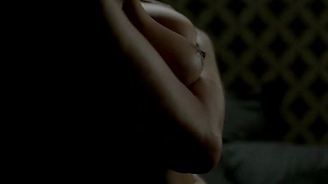 Pic: Rafaela Mandelli in O Negócio (2013)