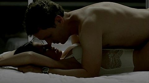 Pic: Rafaela Mandelli in O Negócio (2013)