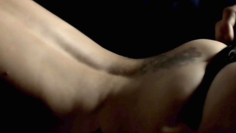 Pic: Rafaela Mandelli in O Negócio (2013)