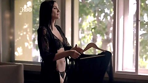 Pic: Rafaela Mandelli in O Negócio (2013)
