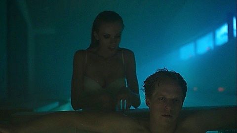 Pic: Bar Paly in Urge (2016)