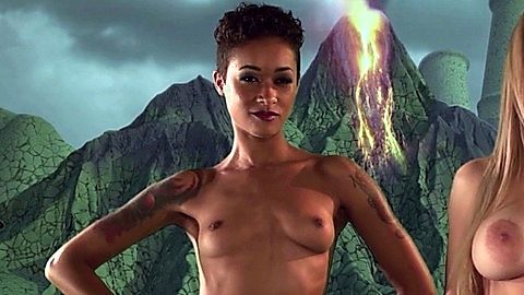 Pic: Skin Diamond in Evil Bong: High 5 (2016)
