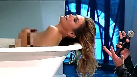 Pic: Cindy Crawford in Lip Sync Battle (2015)