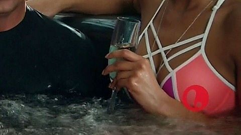 Pic: Meagan Tandy in UnREAL (2015)