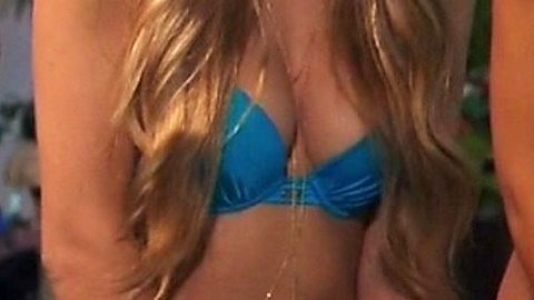 Pic: Jessica Sipos in UnREAL (2015)