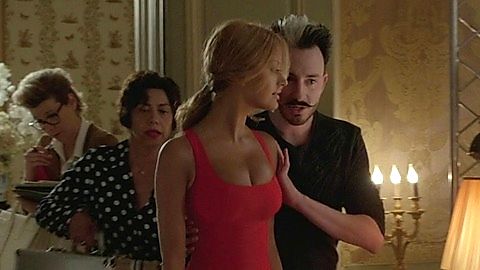 Pic: Zahia Dehar in Joséphine s'arrondit (2016)