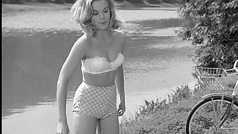 Pic: Leslie Parrish in The Manchurian Candidate (1962)