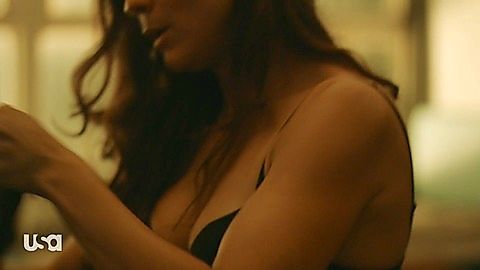 Pic: Alice Braga in Queen of the South (2016)