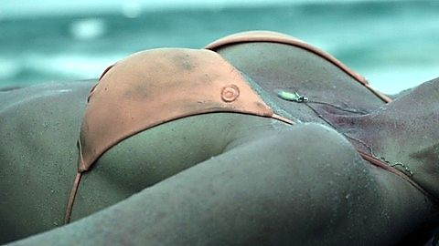Pic: Blake Lively in The Shallows (2016)