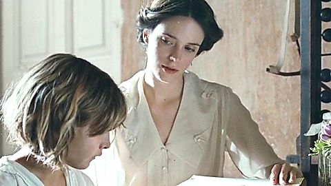 Pic: Stacy Martin in The Childhood of a Leader (2016)