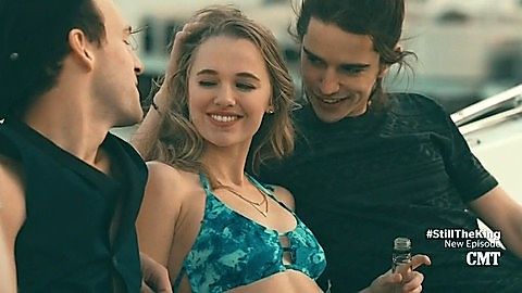 Pic: Madison Iseman in Still The King (2016)