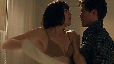 Pic: Mary Elizabeth Winstead in BrainDead (2016)