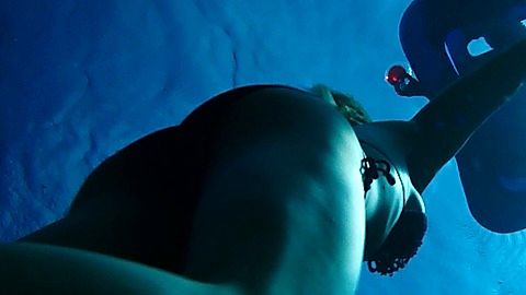 Pic: Claire Holt in 47 Meters Down (2016)