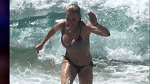 Pic: Chelsea Handler in Chelsea (2016)