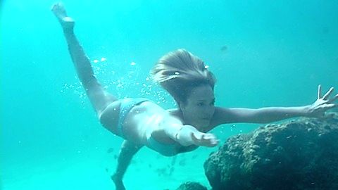 Pic: Jessica Alba in Mechanic: Resurrection (2016)