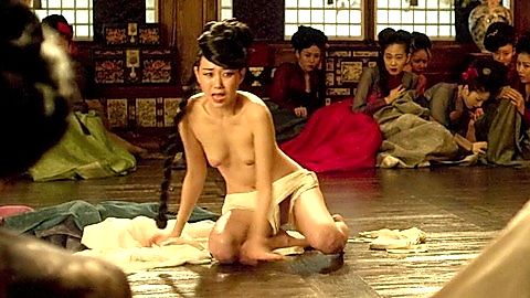 Pic: Lee You-young in The Treacherous (2015)