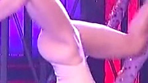 Pic: Aly Raisman in Lip Sync Battle (2015)