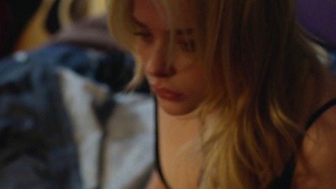 Pic: Chloë Grace Moretz in Brain on Fire (2016)