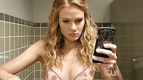 Pic: Tori Anderson in No Tomorrow (2016)