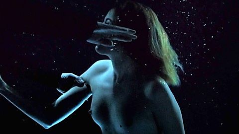 Pic: Sigrid Bouaziz in La ville bleue