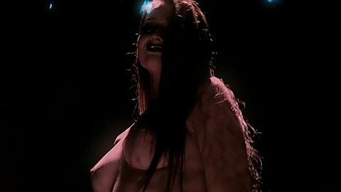 Pic: Amanda Curtis in Blood Brothers (2015)