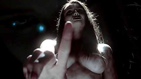 Pic: Amanda Curtis in Blood Brothers (2015)