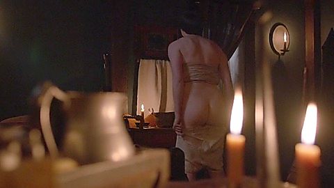 Pic: Emily Skeggs in Salem (2014)