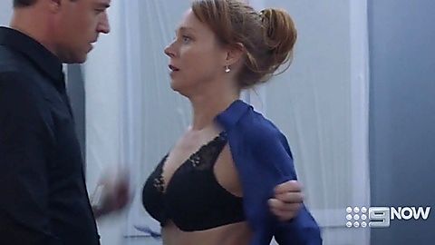 Pic: Hayley McElhinney in Doctor Doctor (2016)