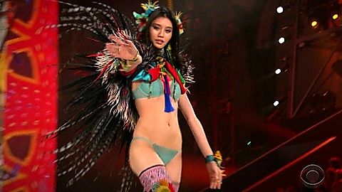 Pic: Ming Xi in The Victoria's Secret Fashion Show 2016 (2016)