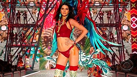 Pic: Kendall Jenner in The Victoria's Secret Fashion Show 2016 (2016)