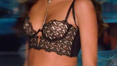 Pic: Sara Sampaio in The Victoria's Secret Fashion Show 2016 (2016)