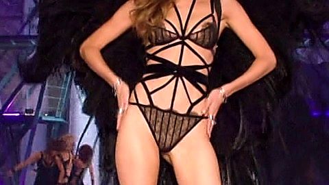 Pic: Gigi Hadid in The Victoria's Secret Fashion Show 2016 (2016)