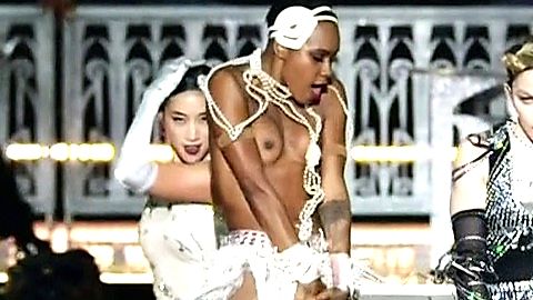 Pic: Sasha Mallory in Madonna: Rebel Heart Tour (2016)