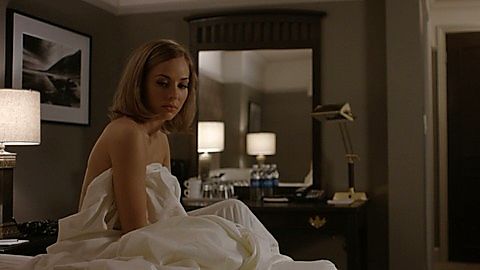 Pic: MacKenzie Porter in Travelers (2016)