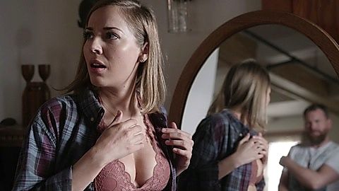 Pic: MacKenzie Porter in Travelers (2016)