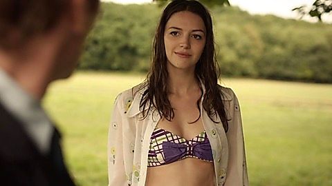 Pic: Ella Hunt in Endeavour (2013)
