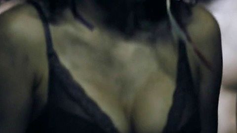 Pic: Jessica Parker Kennedy in Colony (2016)