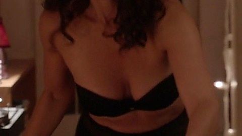 Pic: Idina Menzel in Beaches (2017)