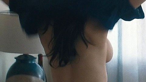 Pic: Laura Prepon in The Hero (2017)