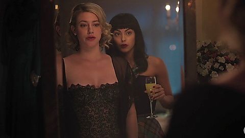 Pic: Lili Reinhart in Riverdale (2017)