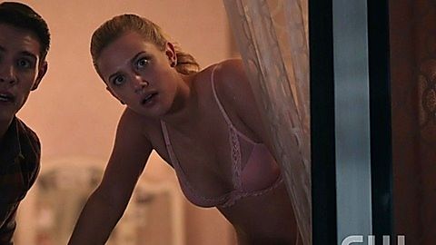 Pic: Lili Reinhart in Riverdale (2017)
