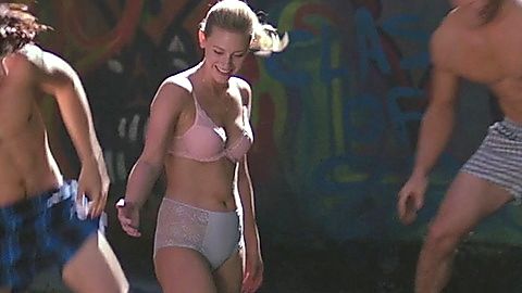 Pic: Lili Reinhart in Riverdale (2017)