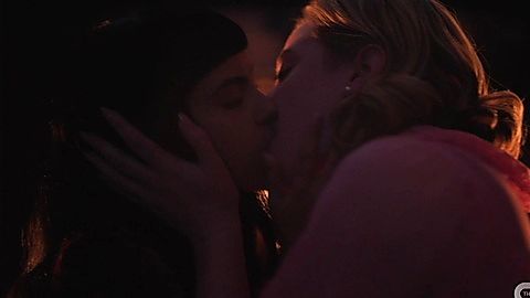 Pic: Lili Reinhart in Riverdale (2017)