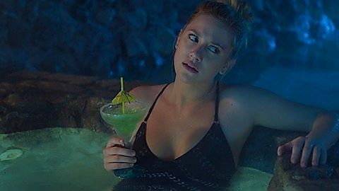 Pic: Lili Reinhart in Riverdale (2017)