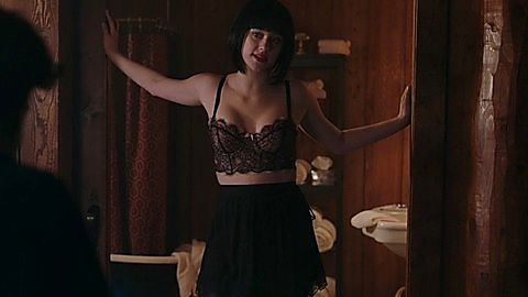 Pic: Lili Reinhart in Riverdale (2017)
