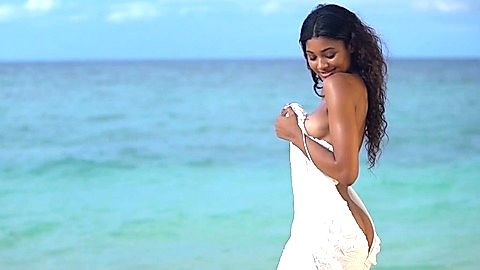 Pic: Danielle Herrington in Sports Illustrated: Swimsuit 2017